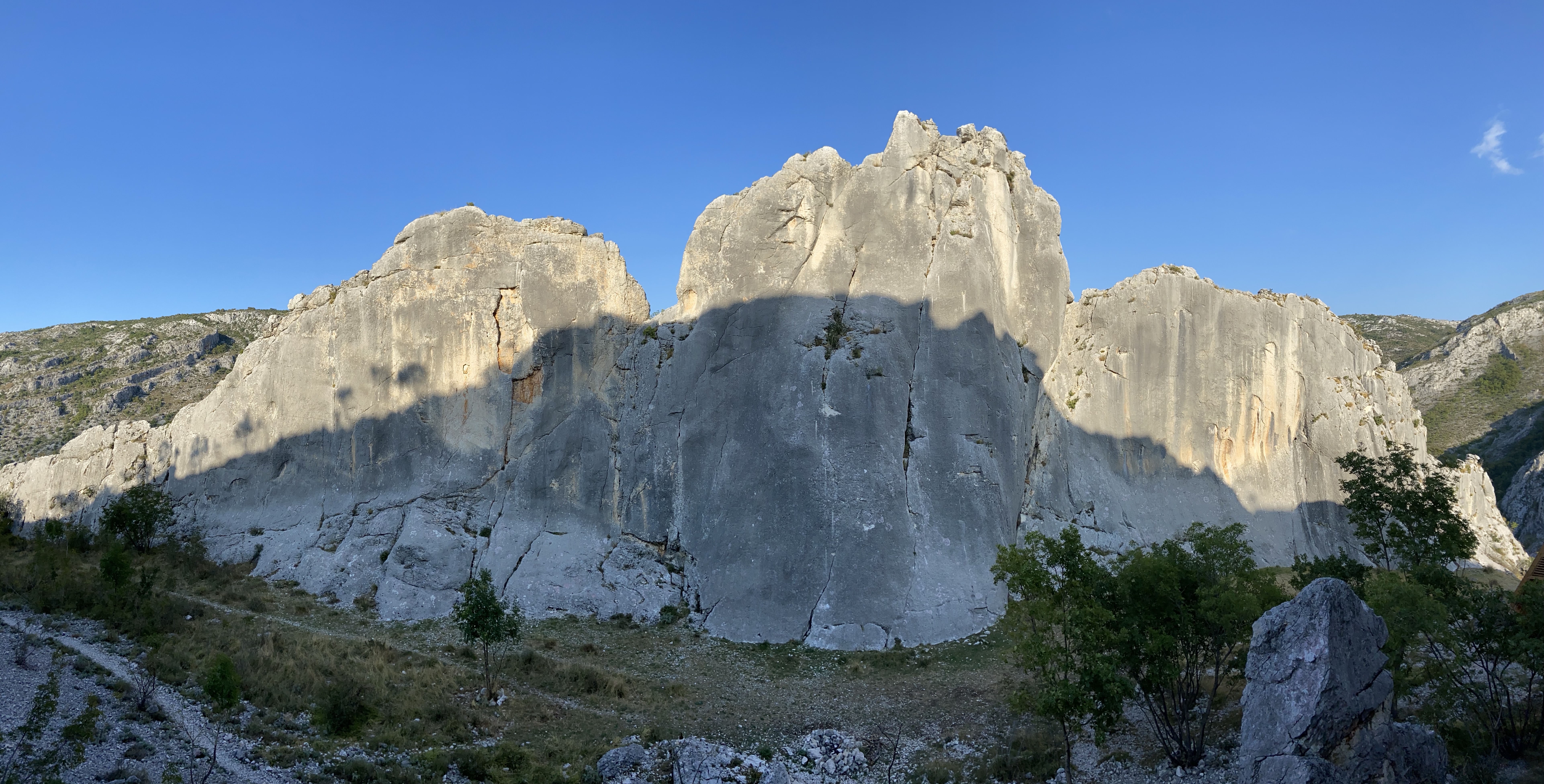 A panoramic view of an amazing fin of limestone home to many sport routes up to almost 30 meters in height and close to one hundred meters in length. 